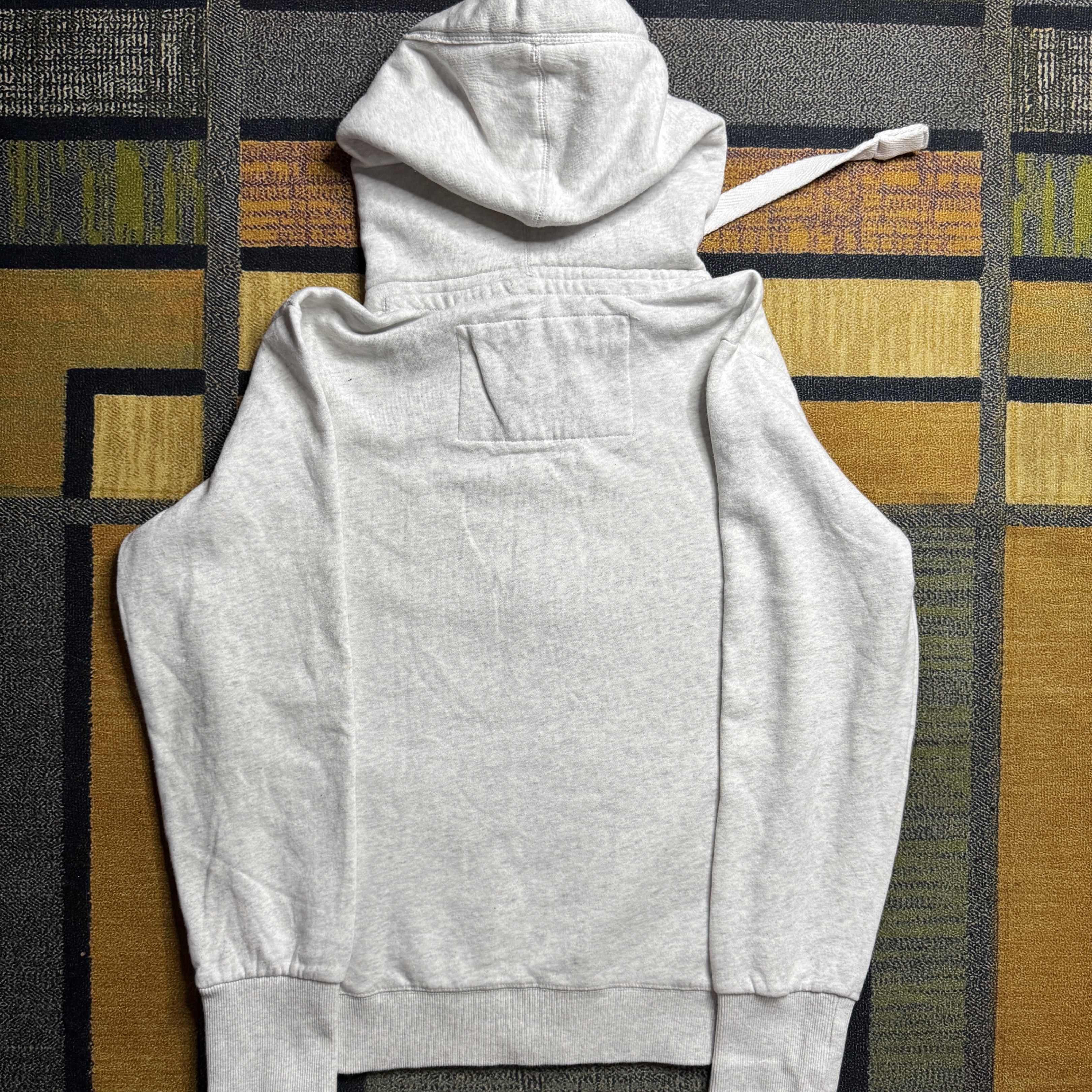 Superdry Zip-Up Hoodie (Category: Coats, Jackets and Outerwear) located in Bacoor. Submitted by john_marcky (Listing ID 1425234175, Image 3). Description: Brand: Superdry Zip-Up Hoodie Condition: 9+/10 Size: Large Price: PHP 799 (Item + Shipping Fee) Thru via Lalamove 🛵📦 Location: City of Bacoor Cavite Wearagainco.ph is not affiliated, authorized or connected to any brands posted. Ownership solely belongs to the brand owners. NO RIGHTS RESERVED