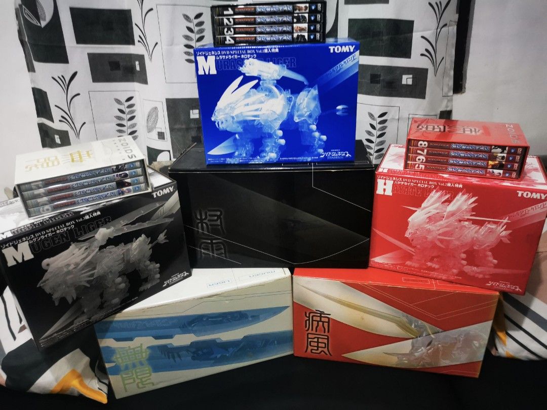 Takara Tomy Zoids Genesis Set (Category: Gundam & Model Kits) located in Pasig City. Submitted by mxn_jp (Listing ID 1425119660, Image 2). Description: Takara Tomy Zoids Genesis Liger Set (Clear Version) with DVD Hard to find Zoids Kit (Very Rare) Hayate Liger (Red Box) Murasame Liger (Black Box) Mugen Liger (White Box) Scale 1/72 DVD has not been used, no sign of scratches, the actual zoid kit box is still sealed, never been opened still unbuilt
