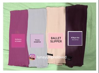 (Category: ) located in . Submitted by SimplyPreloved (Listing ID 1425095546, Image 1). Description: .