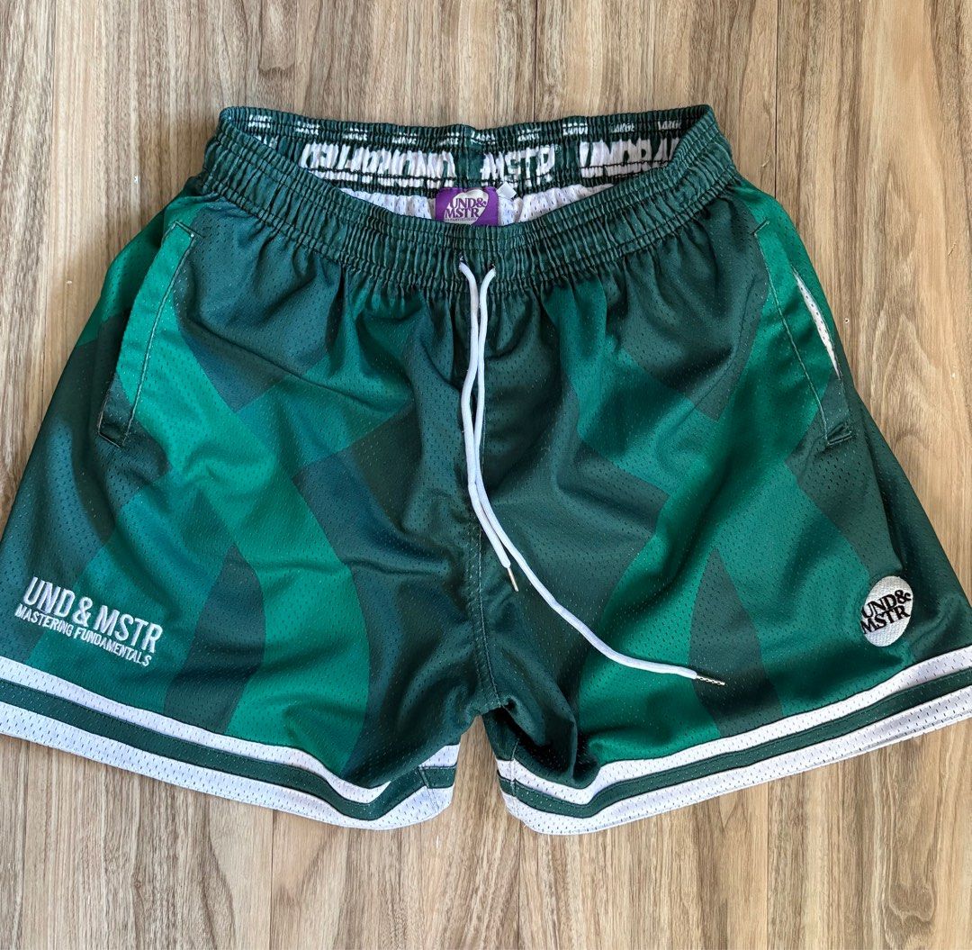 UND & MSTR Green Basketball Shorts (Category: Shorts) located in Santa Cruz. Submitted by delossanto29623 (Listing ID 1425112696, Image 1). Description: .