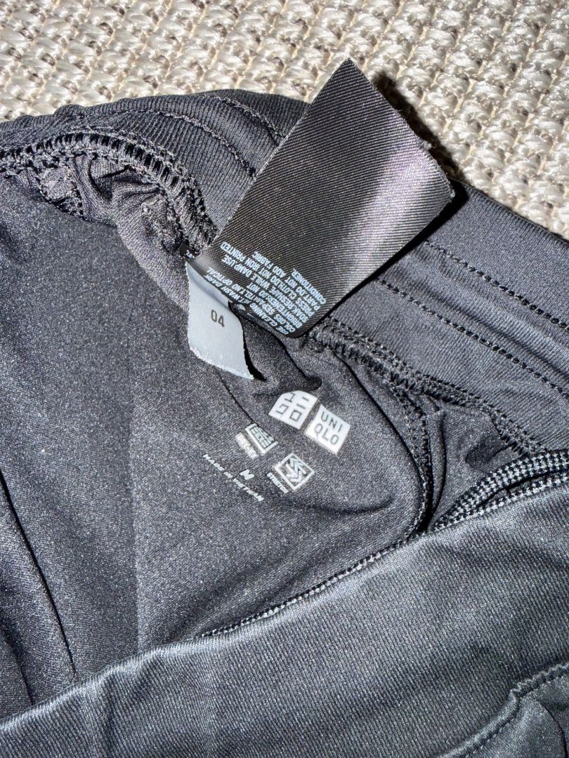 Uniqlo Airism Jogger Pants (Category: Other Bottoms) located in Muntinlupa City. Submitted by mlor77 (Listing ID 1425082507, Image 2). Description: Uniqlo Airism Jogger Pants Black Cropped Size M .