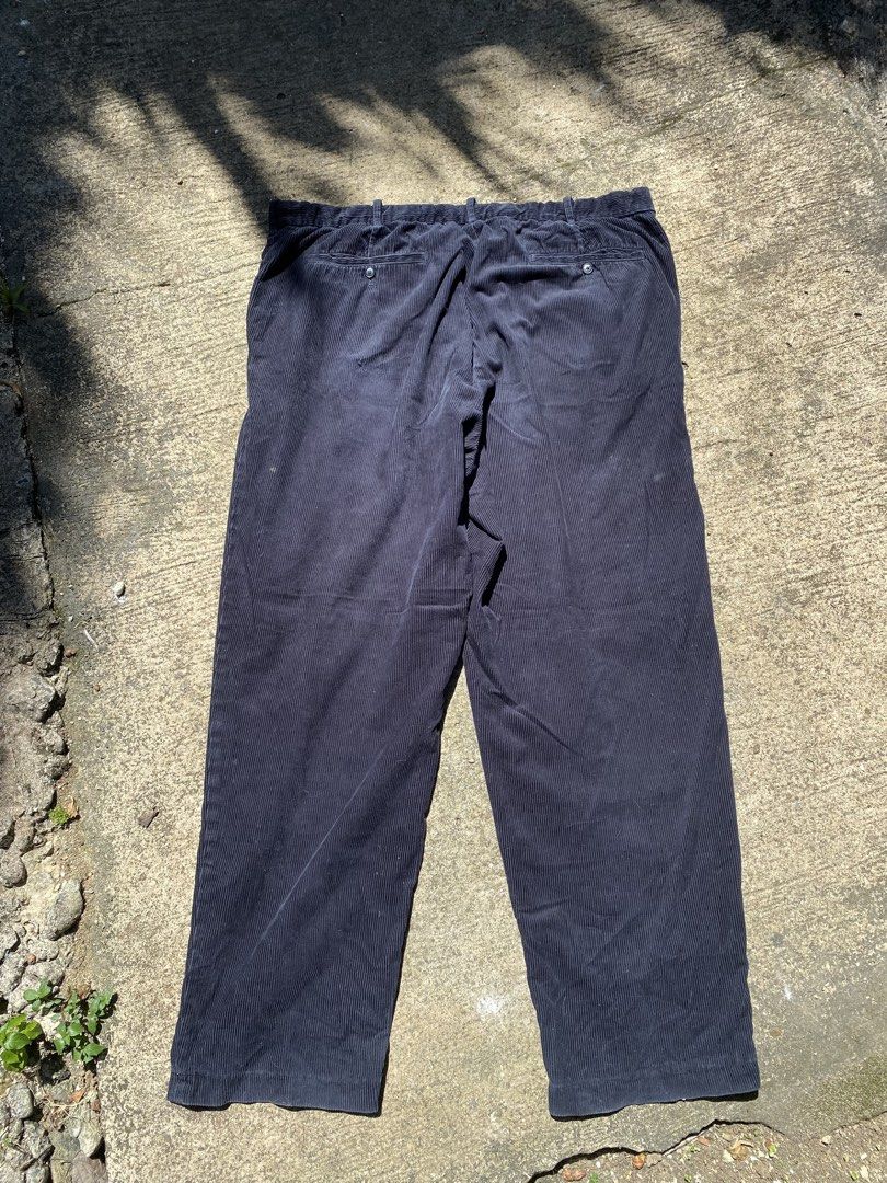 Uniqlo Corduroy Pants (Category: Jeans) located in Maribojoc. Submitted by xieee13 (Listing ID 1425098266, Image 3). Description: W46 L47 T19 Lo9.5.