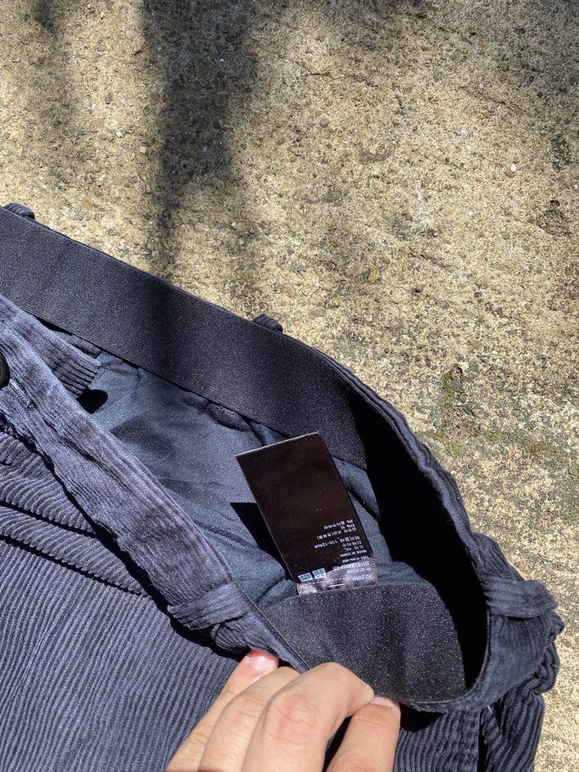 Uniqlo Corduroy Pants (Category: Jeans) located in Maribojoc. Submitted by xieee13 (Listing ID 1425098266, Image 2). Description: W46 L47 T19 Lo9.5.