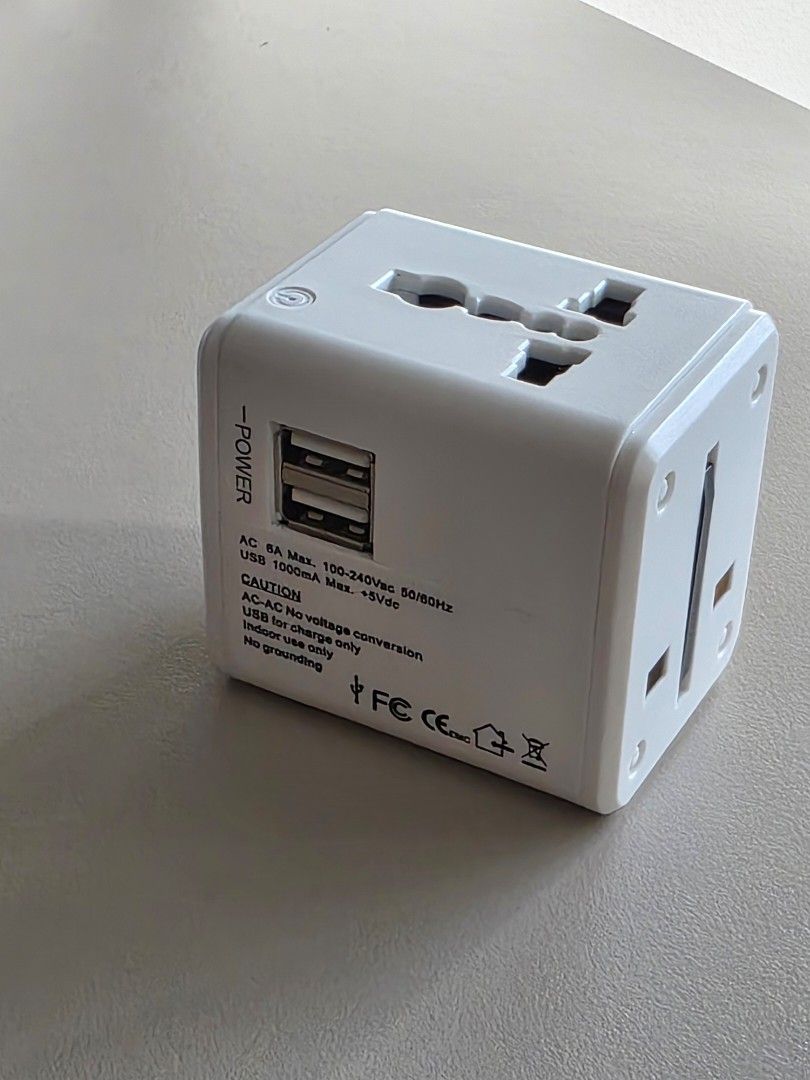 Universal Travel Adapter with USB Ports447802004912875523