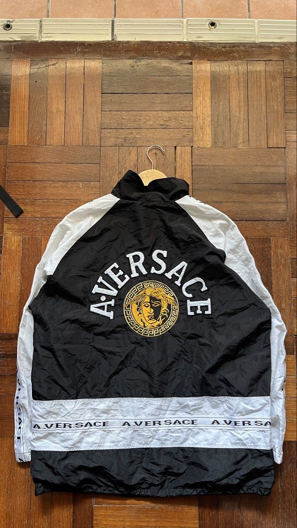 versace jacket (Category: Coats, Jackets and Outerwear) located in Kota Bharu. Submitted by sugoithrft (Listing ID 1425217875, Image 3). Description: 24/30 condition 9.5/10.