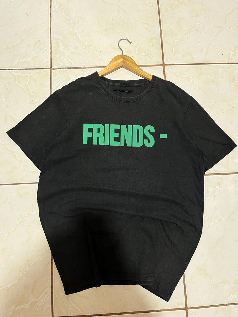 Vlone Friends T-shirt (Category: Tshirts & Polo Shirts ) located in Santiago. Submitted by bakithrift (Listing ID 1425207394, Image 2). Description: 📩.