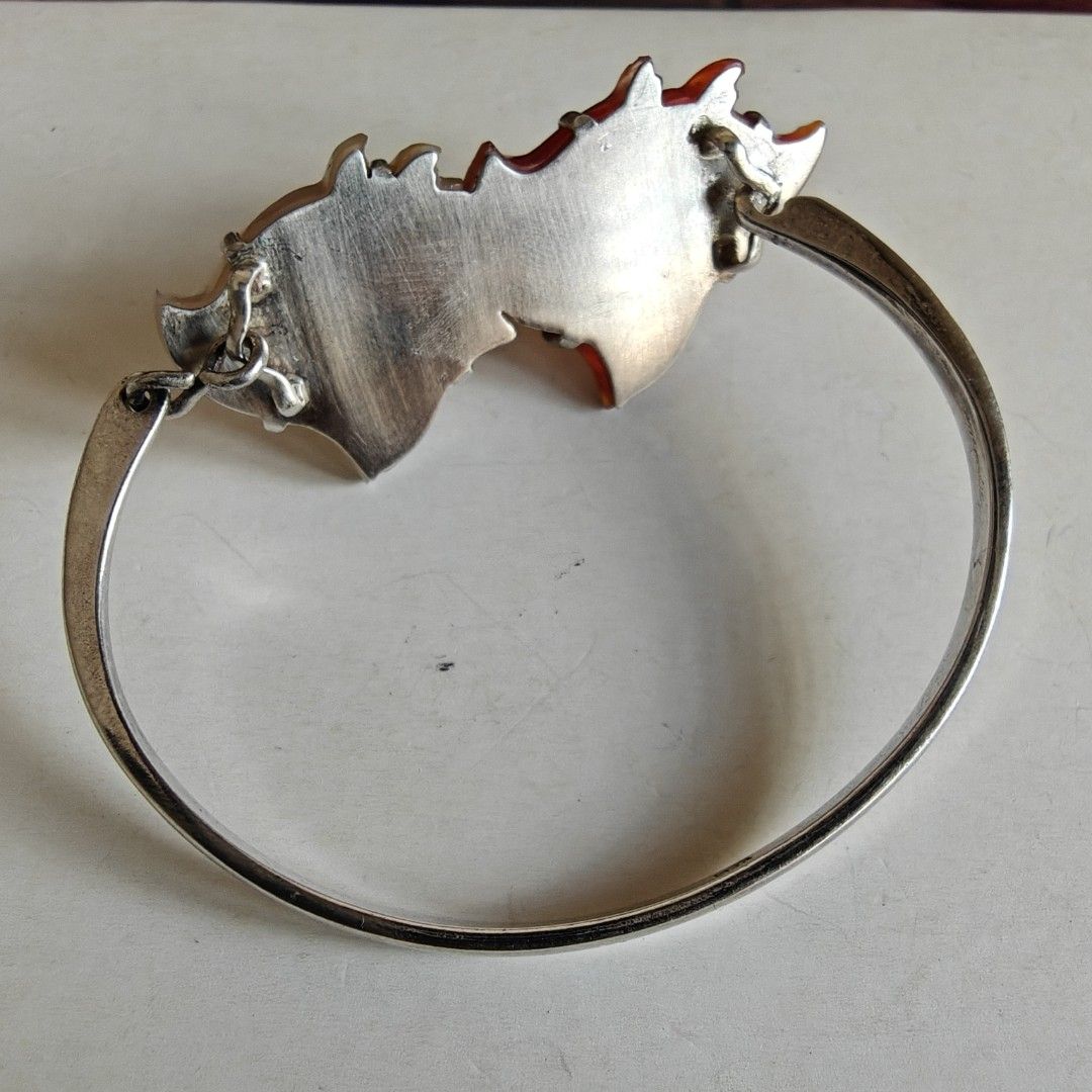 White and red agate birds silver bangle 6.5inches (Category: Bracelets) located in Makati City. Submitted by ly12eb (Listing ID 1425068480, Image 3). Description: 925 silver Bought from futureheirloomsph in ig Rfs does not suit me.