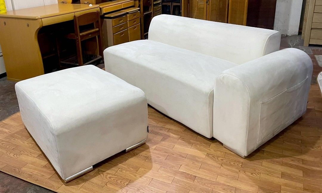 White Modern Sofa with Ottoman (Category: Sofas) located in Manila. Submitted by wiseocean.25b393 (Listing ID 1425080494, Image 2). Description: Stylish white sofa set with an ottoman. The sofa has a modern design with clean lines and a comfortable appearance. The ottoman can be used as a footrest or extra seating. Dimensions are approximately: Height 17/27 inches, Length 91 inches, Width 34 inches. Perfect for living rooms or lounges..