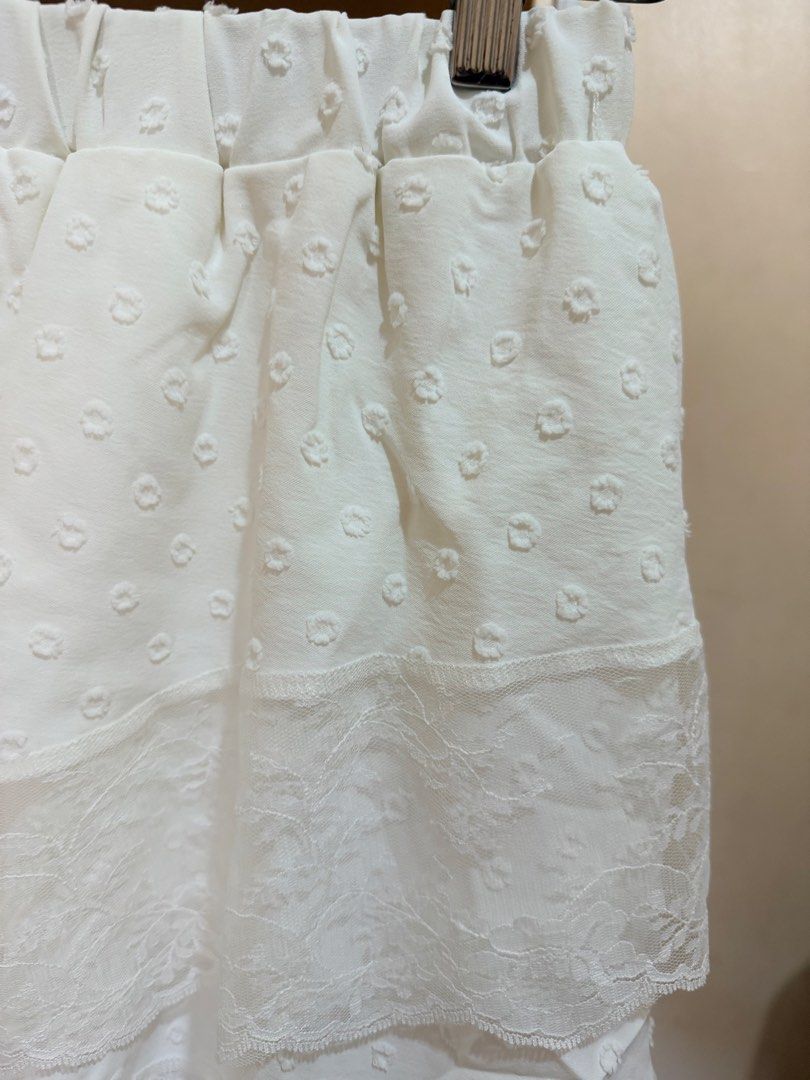 White Tiered Lace Skirt (Category: Skirts) located in Mandaluyong City. Submitted by shinyjim (Listing ID 1425217826, Image 2). Description: 🎀Shein Romwe White Swissdot Lace Tiered Skirt 🎀Perfect this summer or pang beach 🎀389 pa sa app, never been worn 🎀Small on tag, garterized waist 🎀24-30 waistline, 18” length.