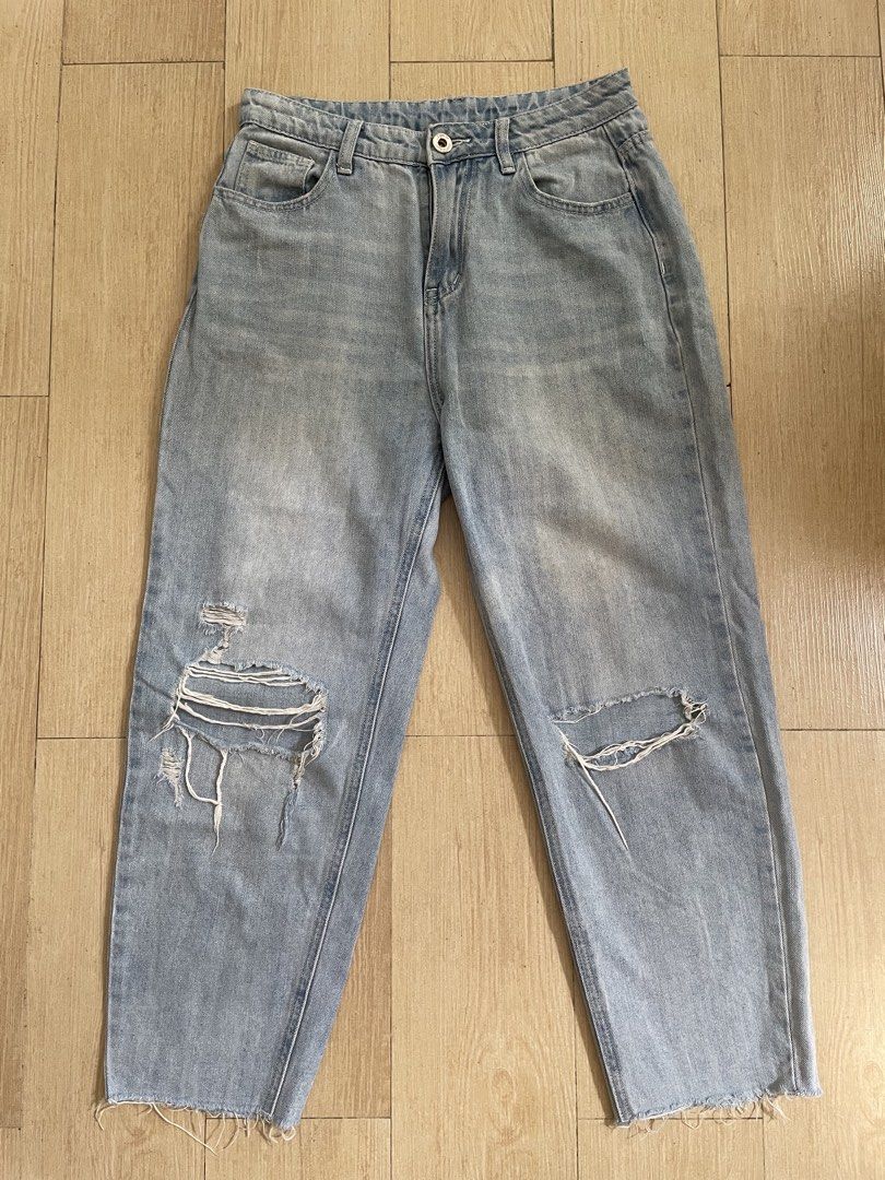 Womens Faded Ripped Jeans (Category: Jeans) located in Makati City. Submitted by fabcollections (Listing ID 1425172992, Image 1). Description: 💜 Size Medium, it fits me as someone sized 27-28 💜 Not too thick or hard denim, it is soft and comfy to wear 💜Straight cut jeans 💜 RFS: not using this anymore compared to my other jeans 💜 My location: Bangkal, Makati 💜 Payment thru Gcash (Payment first policy) 💜 Delivery thru J&T/Gogoexpress, or sam