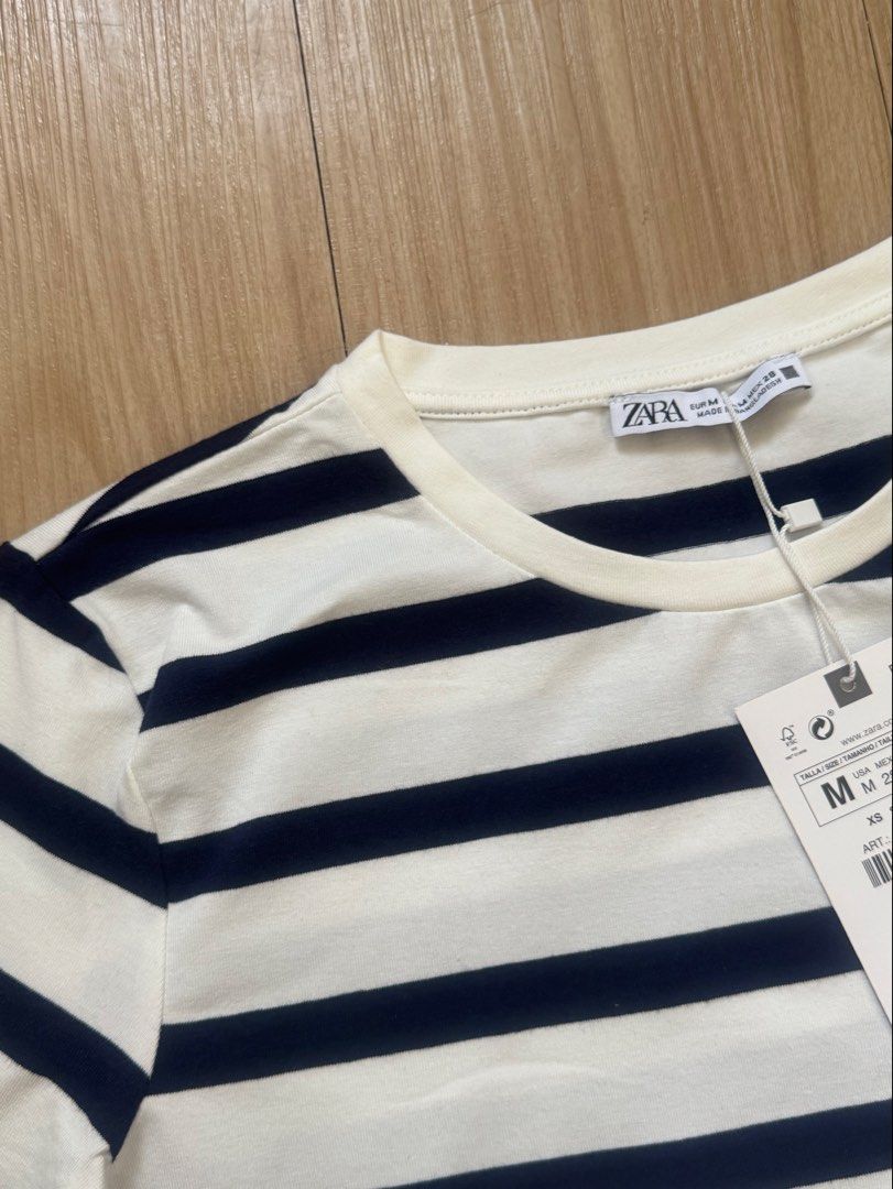 Zara Short Sleeve Crop Top (M) (Category: Shirts) located in Manila. Submitted by eloi25_ (Listing ID 1425101657, Image 3). Description: Zara Short Sleeve Crop Top (M) Brand New with tag.