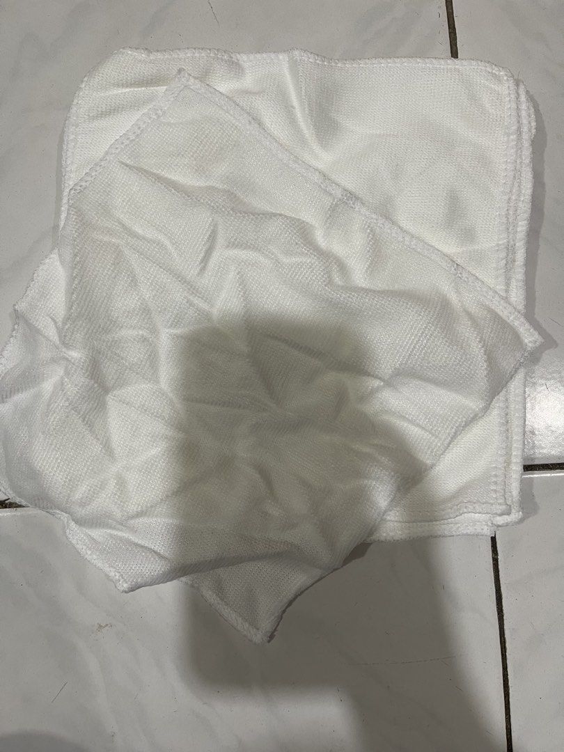 10pcs White Microfiber Cleaning Cloths Face Towel (Category: Cleaning Tools & Supplies) located in Pasay City. Submitted by theclutterfree (Listing ID 1425341139, Image 2). Description: RFS decluttering I have several.