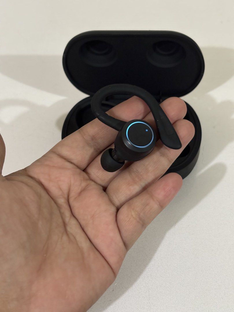 1 pc. Wireless Earbud (working) (Category: Earphones) located in Cavite. Submitted by nanangonlineshop (Listing ID 1425372799, Image 3). Description: 📌 1 pc. Wireless Earbud (working) 🏷️ P100 ❌ NO COD ✅ AS IS, WHERE IS ✅ FIRST PAY BASIS ✅ MINE NOW, PAY NOW 📍 Location: Cavite https://maps.app.goo.gl/DhkKjsqYDmU4DU9r9?g_st=ipc 👉 WE SHIP NATIONWIDE (LUZON, VISAYAS & MINDANAO) ✅ MOP: Bank Transfer (BPI) & GCash ✅ Shipping Courier: Flash Express P