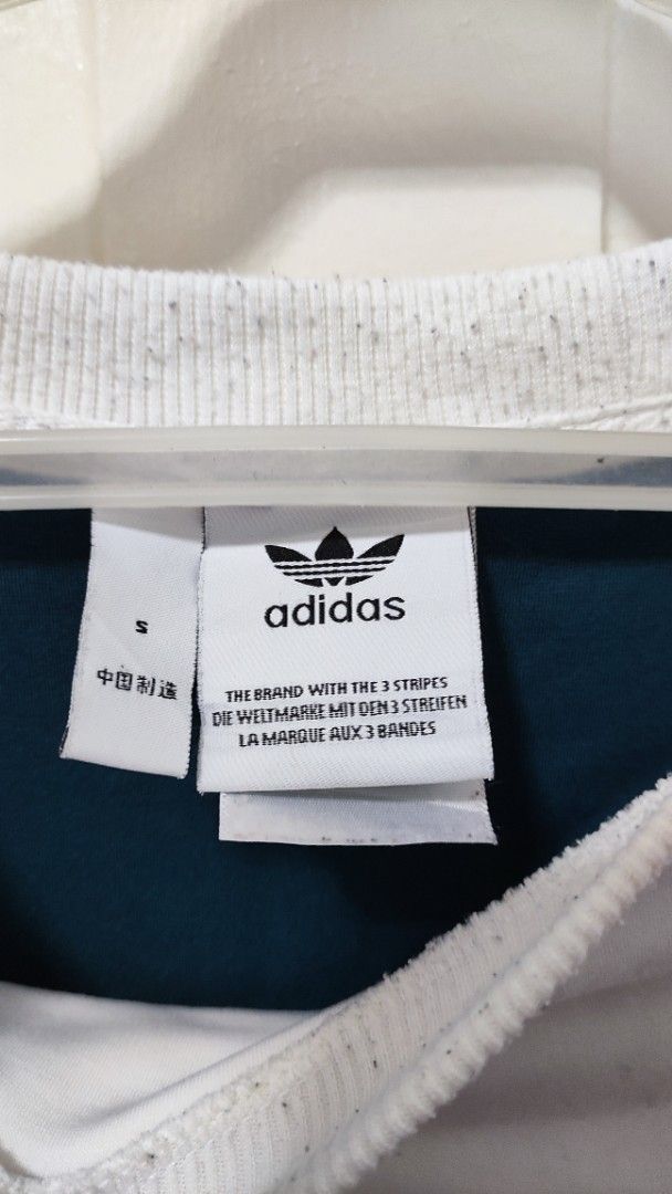 Adidas Sweatshirt (Category: Tshirts & Polo Shirts ) located in Paranaque City. Submitted by InsideDaBox (Listing ID 1425353985, Image 3). Description: 🚩Adidas Sweatshirt ✅Pre-loved ✅Condition: 9/10 ✅Size: Small (but fit Large) ✅Color may vary due to lighting condition ✅May have lint ✅Location: Malasiqui, Pangasinan ✅Shipping thru J&T or LBC (Buyer's expense).
