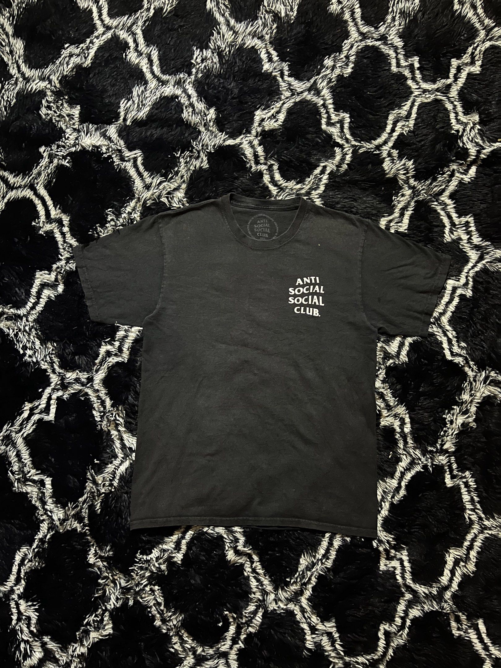 Anti Social Social Club Black Tee (Category: Tshirts & Polo Shirts ) located in Santa Cruz. Submitted by __incognito (Listing ID 1425385102, Image 1). Description: Anti social social club kkoch black tee 💋 20 width 27 length -issue none.