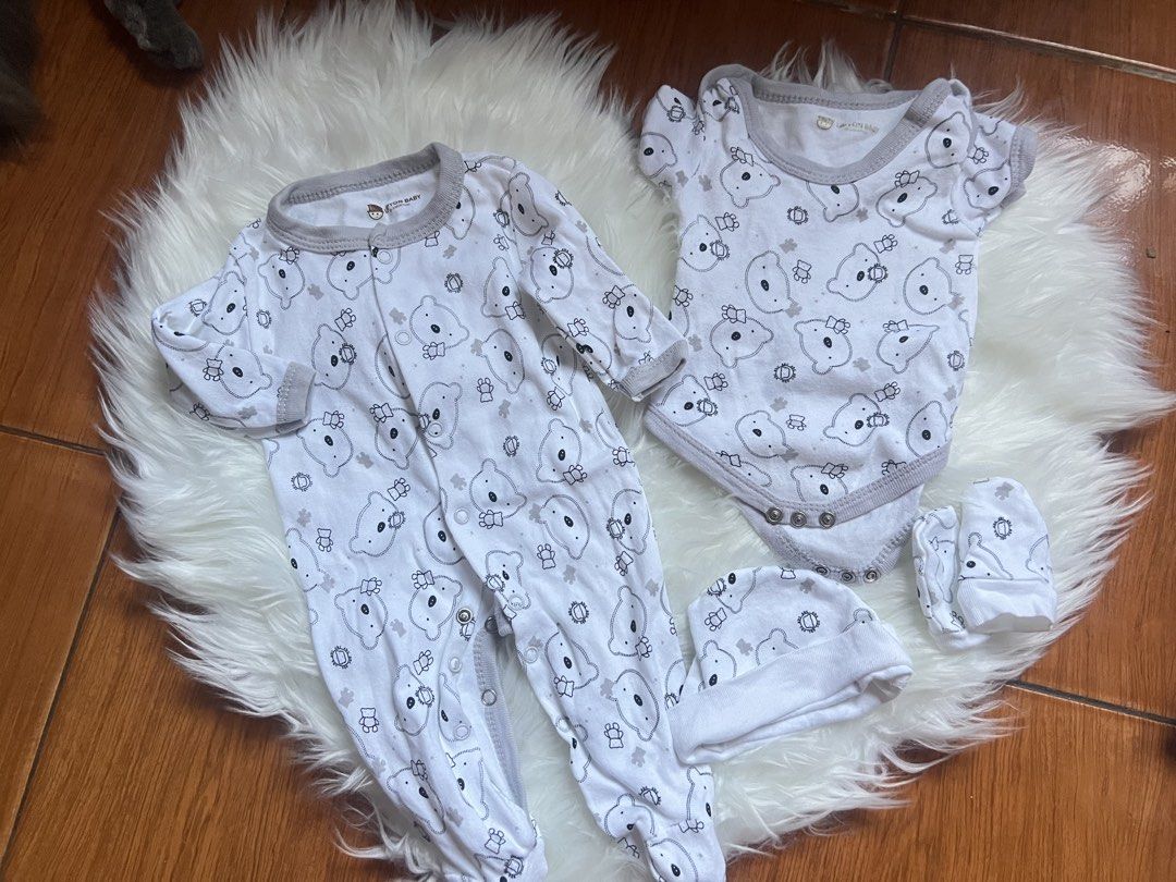 Baby Clothes Set with Bear Print (Lipton Baby) (Category: Babies & Kids Fashion) located in Taguig. Submitted by lecsor3119 (Listing ID 1425257526, Image 1). Description: Can fit up to 3 months set for 75 only can do meet up sa malapit Lalamove, Jnt Taguig Vistmall area .