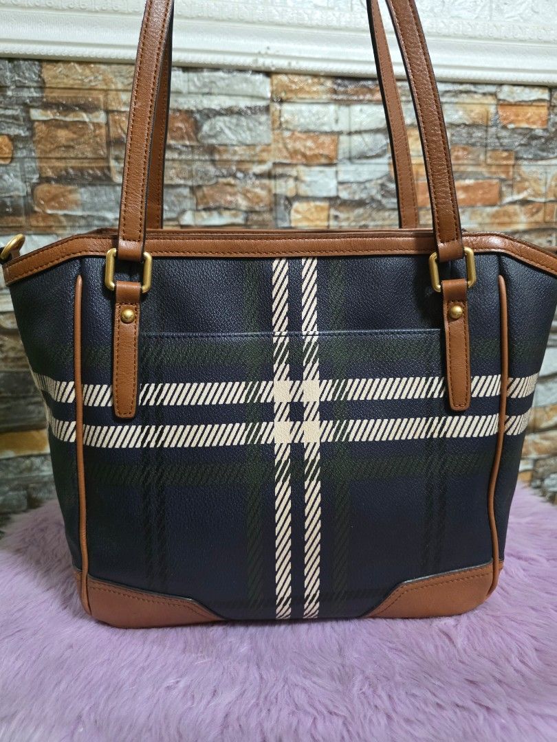 [SALE] Beanpole tote bag (Category: Tote Bags) located in Binan City. Submitted by elli.etcetera (Listing ID 1425392929, Image 2). Description: MOP: GCASH, MAYA OR BANK TRANSFER MOD: J&T, LALAMOVE OR FLASH.