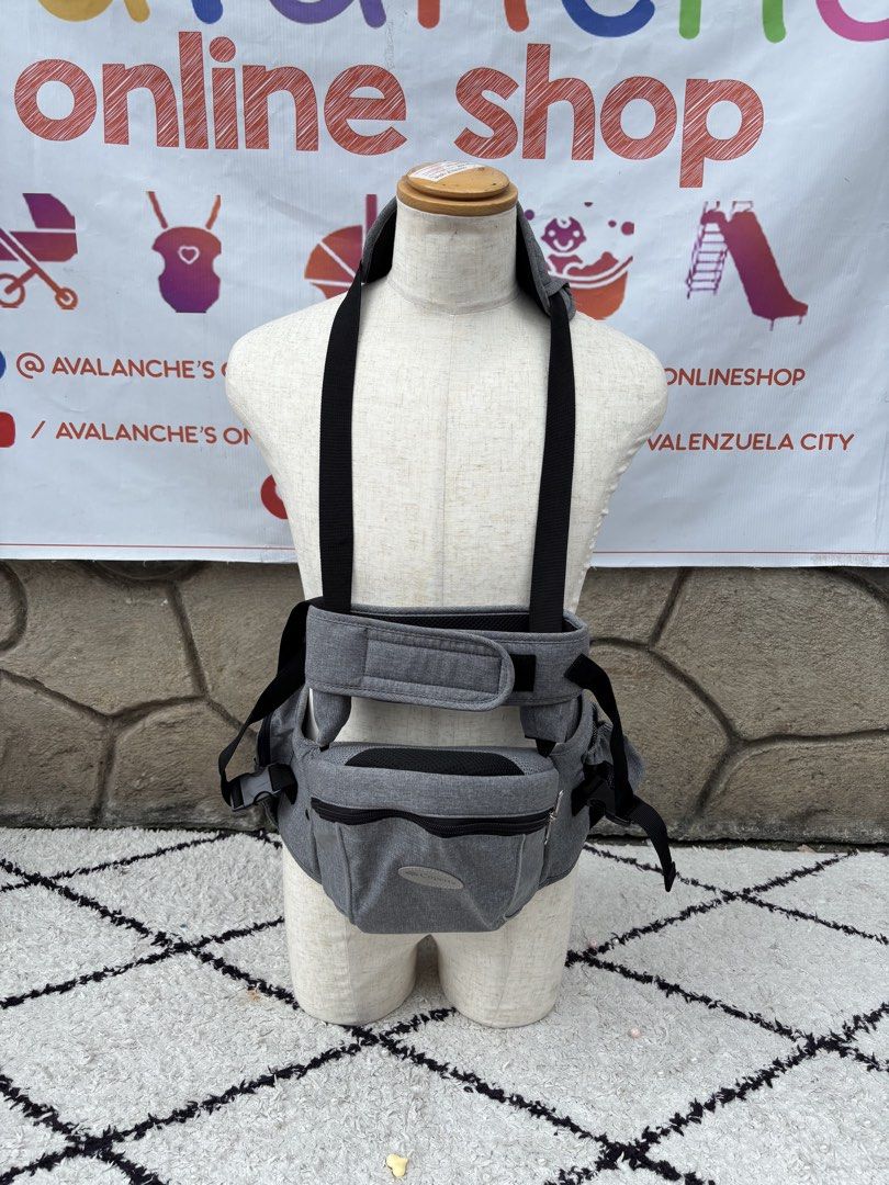 Bebear hipseat carrier and coperta (Category: Carriers & Slings) located in Manila. Submitted by avalanchesonlineshopmainacount (Listing ID 1425275998, Image 2). Description: .