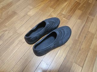(Category: ) located in . Submitted by zihui_93 (Listing ID 1425274606, Image 1). Description: .