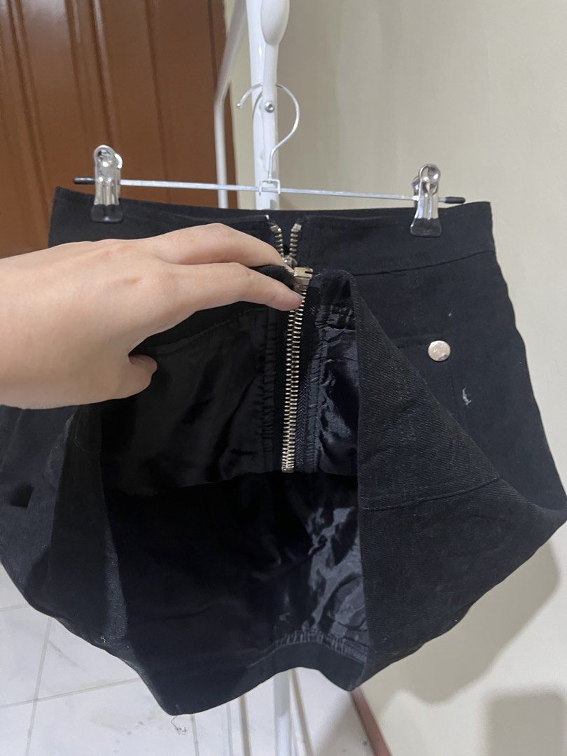 Black Mini Skirt with Gold Buttons (Category: Skirts) located in Manila. Submitted by msmarison (Listing ID 1425381979, Image 2). Description: 🌷 Decluttering 🌷 Black Skirt • Size: 25 • Length: 14 inches 📍 Location: Lipa, Batangas 📦 Shipping: Available via J&T Express Note: Personally used; most items were worn only once or twice. 💌 Interested? Send me a DM here or on IG: @msmarison (black top profile)..