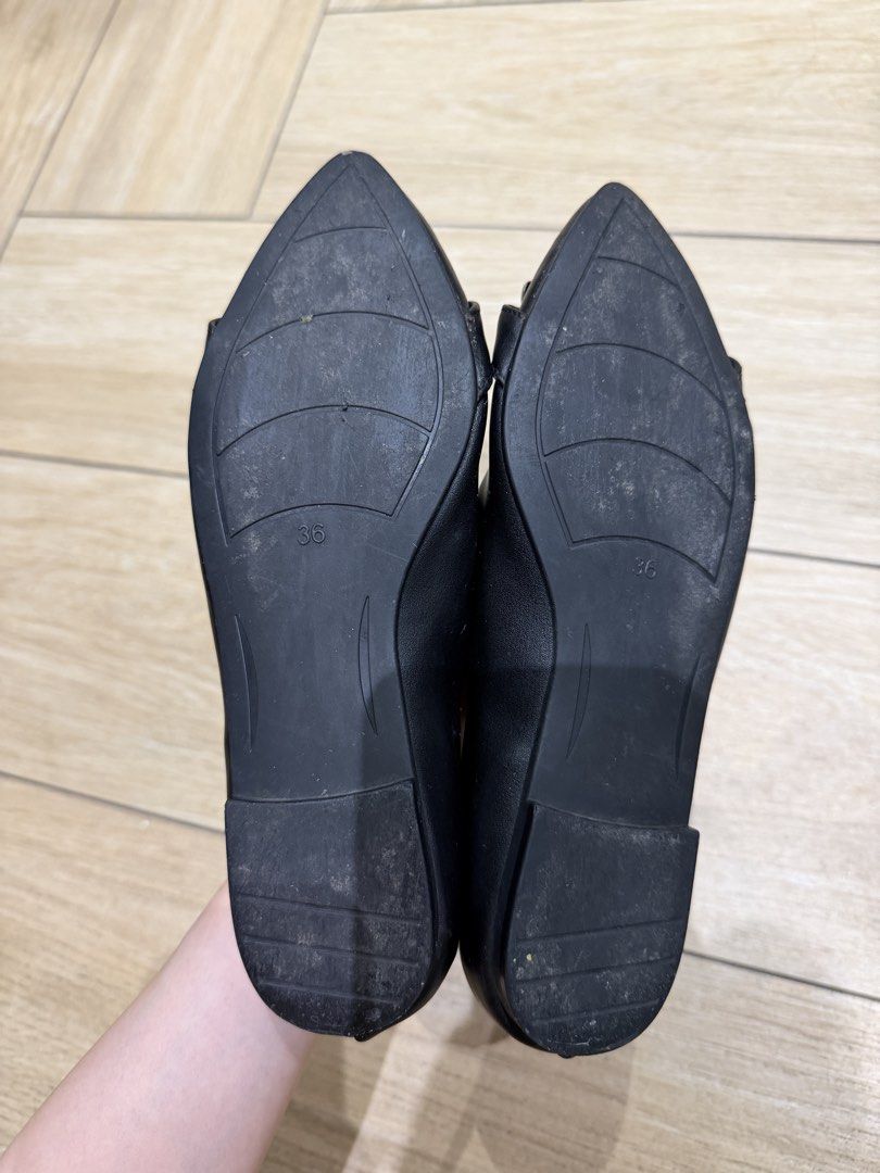 Black Pointed Flats with Gold Buckle - Size 36 (Category: Flats & Sandals) located in San Juan City. Submitted by closetsale28 (Listing ID 1425303418, Image 2). Description: - Black pointed flats - Gold buckle detail - Size 36 - Smooth material - Low heel - just needs cleaning.