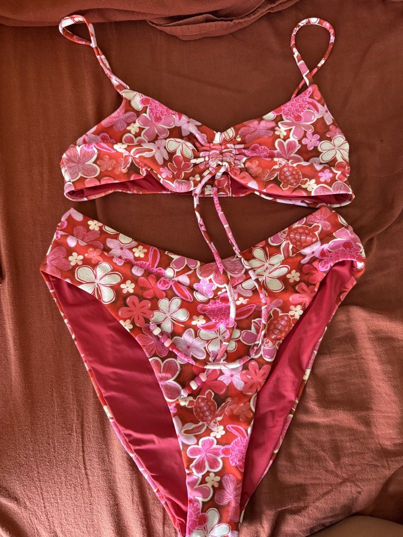 Blackbough Red Pink Floral Bikini Set (Category: Bikinis & Swimsuits) located in Mandaluyong City. Submitted by ndclutters (Listing ID 1425253419, Image 1). Description: - Blackbough bikini set - Red and pink floral print - Size: Small .