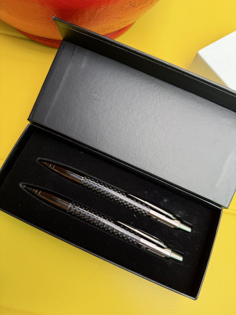 Boeing Carbon Fiber Pen/Pencil Set (Category: Stationery & School Supplies) located in Paranaque City. Submitted by masterchan90 (Listing ID 1425257328, Image 2). Description: Official product from the Boeing store Singapore.