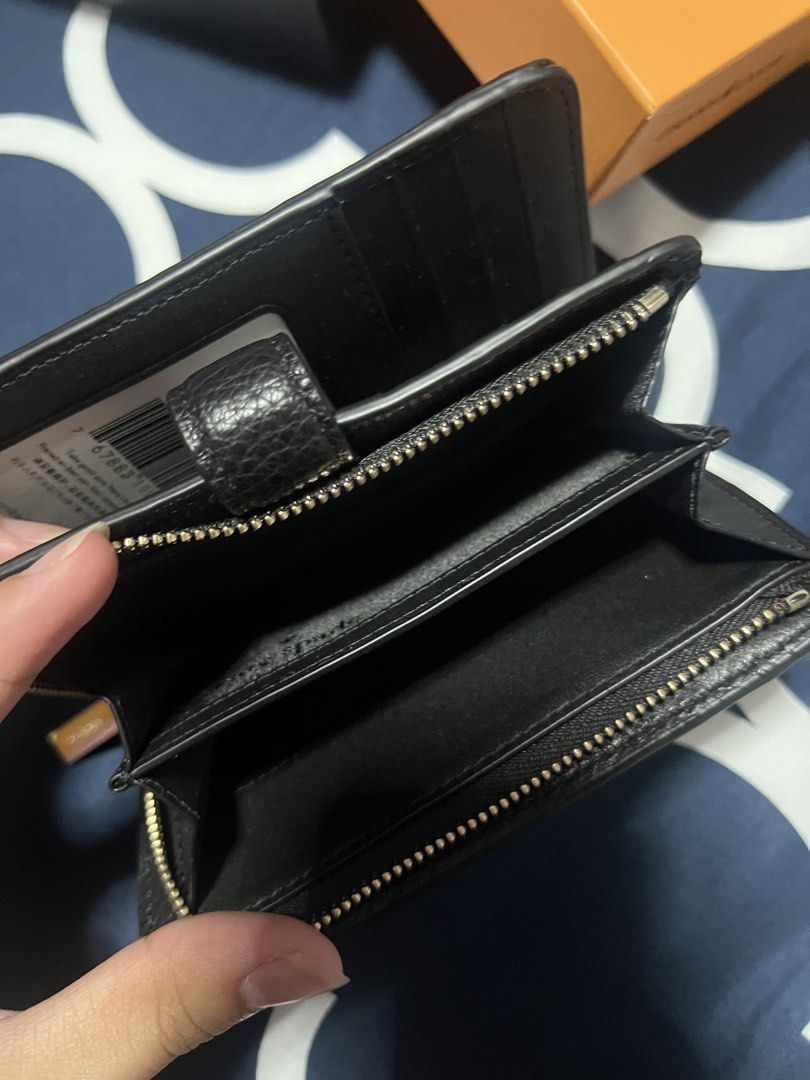 Brand New Kate Spade Leila Medium Wallet (Category: Wallets & Card holders) located in Manila. Submitted by uhhyayoe (Listing ID 1425297620, Image 3). Description: ❗️Negotiable Brand new! 100% guaranteed original, bought from the US 🇺🇸 No box but will provide one for safekeeping. Shipping fee c/o buyer :) 📍Sampaloc, Manila.