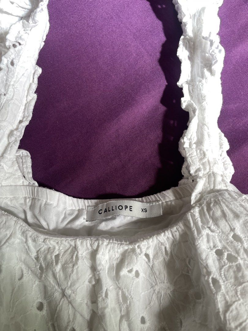 Calliope White Eyelet Crop Top XS (Category: Sleeveless) located in Mandaluyong City. Submitted by pechut.17 (Listing ID 1425312281, Image 2). Description: .