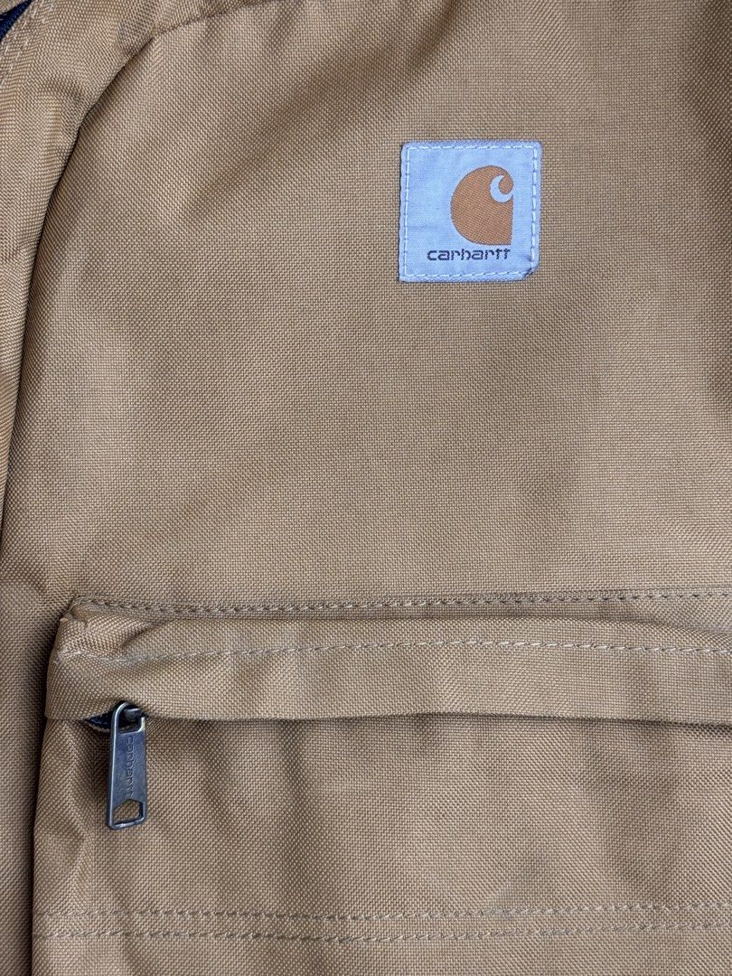 Carhartt Classic 21L Daypack (Category: Backpacks) located in Calamba. Submitted by groov_dom (Listing ID 1425436674, Image 3). Description: Brown Carhartt Classic 21L Daypack Color Rate: 9.5/10 Issue: Stains and Slightly Cracks inside but not noticeable Price Slightly Negotiable 📍Calamba Laguna .