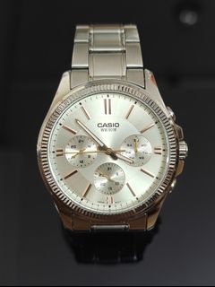 (Category: ) located in . Submitted by cameras.n.watches (Listing ID 1425324704, Image 1). Description: .
