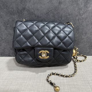 (Category: ) located in . Submitted by fityourwardrobe (Listing ID 1425400094, Image 1). Description: .