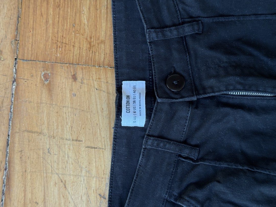 Cotton On Black Pants (Category: Jeans) located in Makati City. Submitted by jmieiii (Listing ID 1425350072, Image 3). Description: .