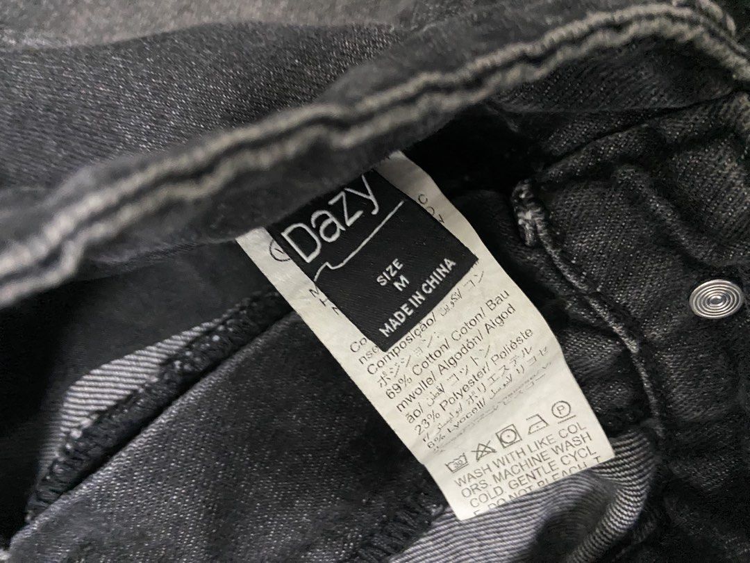 Dazy Wide Leg Jeans - Size M (Category: Jeans) located in Balanga. Submitted by d1038381 (Listing ID 1425391515, Image 2). Description: waist size: 25-28 in hip size: 39.4 in length: 40.6 in inseam: 29.1 in thigh: 25.2 in.