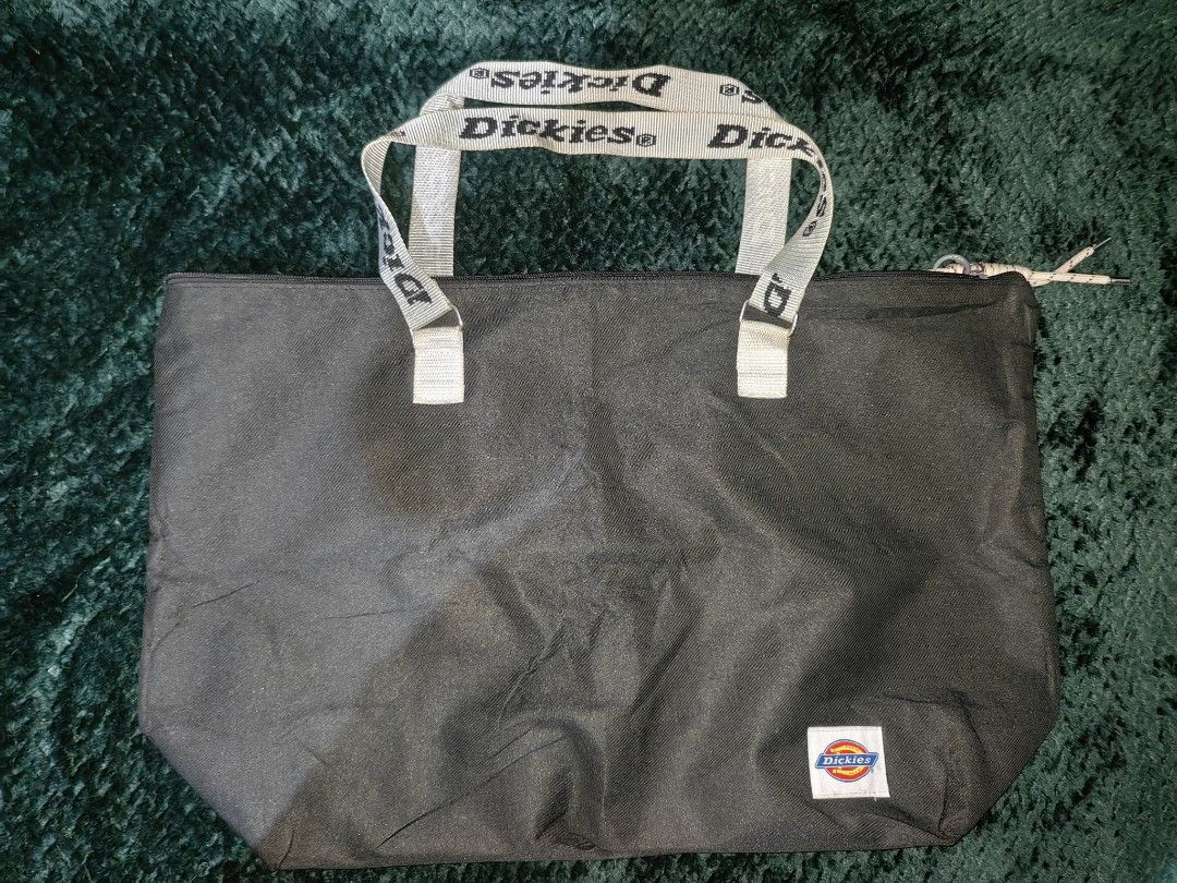 Dickies Black Big Waterproof Tote Bag (Category: Tote Bags) located in Tuguegarao City. Submitted by ekko_bag (Listing ID 1425385846, Image 2). Description: Waterproof Tote Bag 13 x 22 inches ( LxW) ⚠️Color may vary due to lighting⚠️ ⚠️ Shipping fee not included, thru JNT⚠️ ✔Minimum Shipping Fee ✔Php 75.00- Luzon ✔Php 80.00-Visayas ✔Php 85.00-Mindanao ❌❌❌PLS. DO NOT INQUIRE IF YOU DONT INTEND TO PURCHASE THE ITEM❌❌❌ Follow my accounts: FB @ecko_b