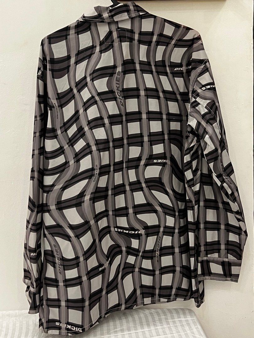 Dickies Coach Jacket (Category: Coats, Jackets and Outerwear) located in Caloocan City. Submitted by sumtuffstuff (Listing ID 1425423849, Image 2). Description: Dickies Coach Jacket Size S (fits M-L) Like New QC Area.