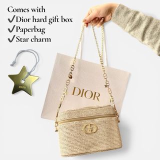 (Category: ) located in . Submitted by ateliersavoircouture (Listing ID 1425394175, Image 1). Description: .