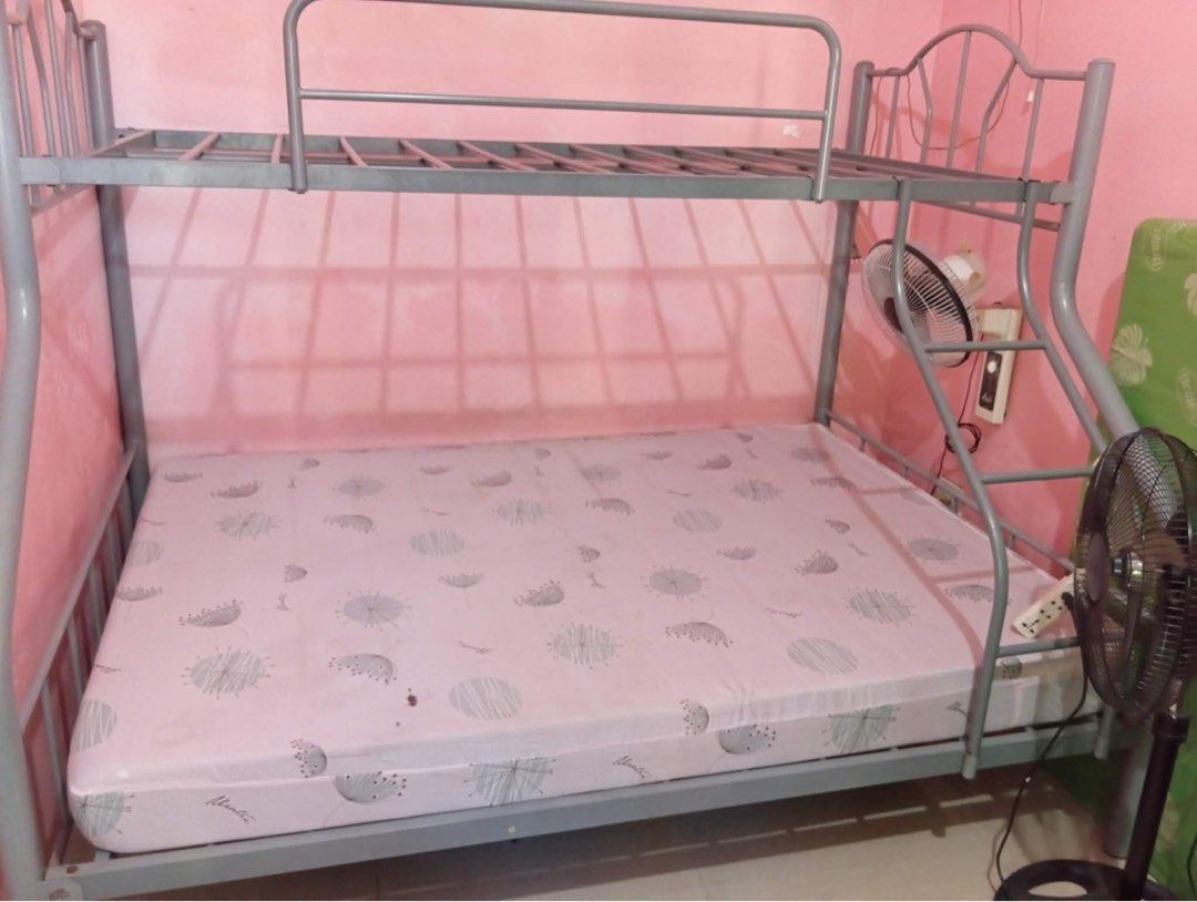 Double Deck Rtype (Category: Bed Frames & Mattresses) located in Las Pinas. Submitted by alyadia (Listing ID 1418302969, Image 1). Description: Double Deck Rtype No issue Rfs: Moving Out.