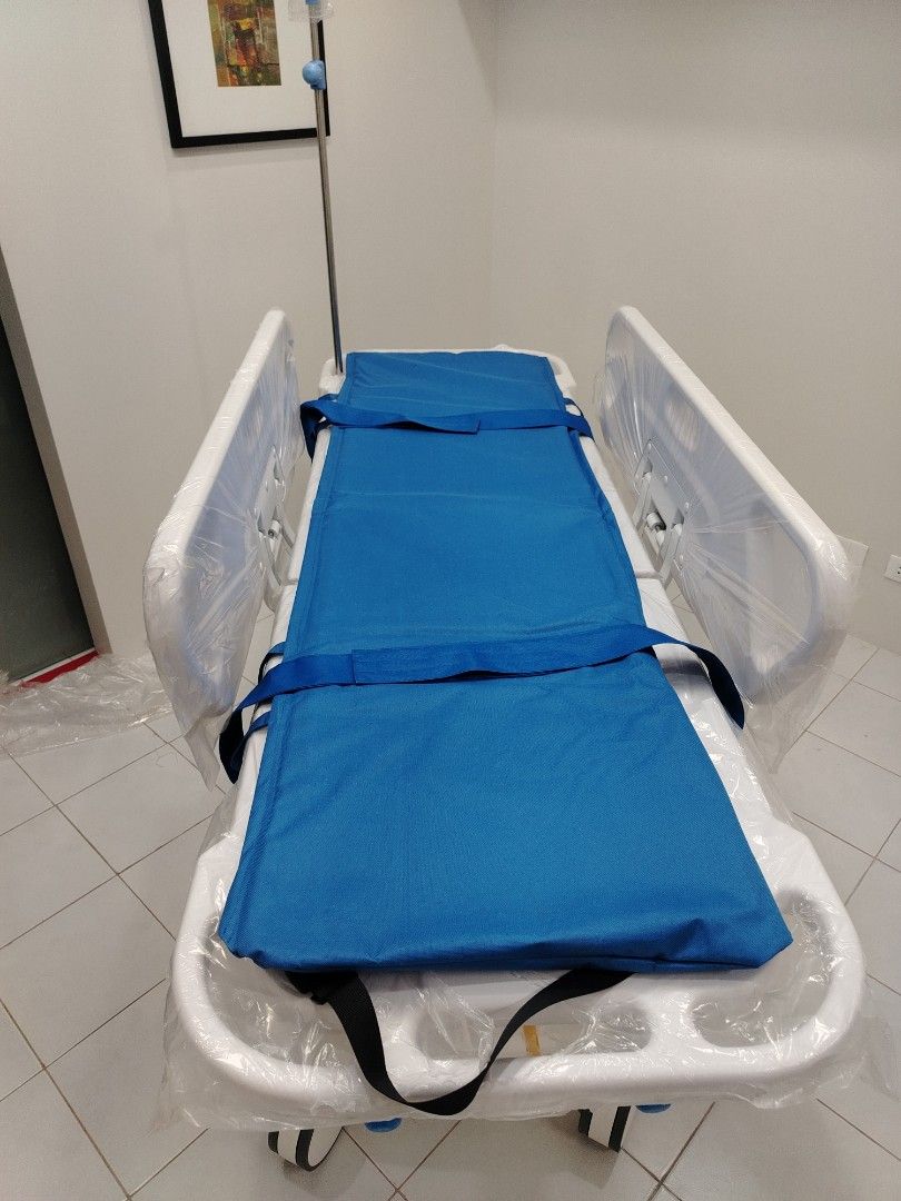 ER Stretcher (Category: Medical Supplies & Tools) located in Manila. Submitted by healthsource_06 (Listing ID 1425440705, Image 2). Description: OFFER : ✅ COD basis around metro manila and nearby locations Shipping fee must shoulder by the buyer ‼️‼️‼️‼️‼️‼️‼️‼️ ( Store Locations ) 1730 rizal ave.sta cruz manila‼️💯 ( Bodega location ) 108 don Manuel agrigado st sta messa hiegths brgy lourdes Payment method ‼️ ✅COD ✅GCASH ✅BANK TRANSFERS NAME: MA