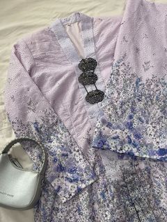 (Category: ) located in . Submitted by flowerypetals_ (Listing ID 1425380542, Image 1). Description: .