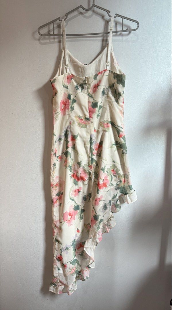 Floral Asymmetrical Dress (Category: Dresses) located in Quezon City. Submitted by gsllcn12 (Listing ID 1425250216, Image 2). Description: 𐙚 No flaws 𐙚 Used only once 𐙚 Size small 𐙚 Thrifted from a pop-up store at The Cornerhouse.