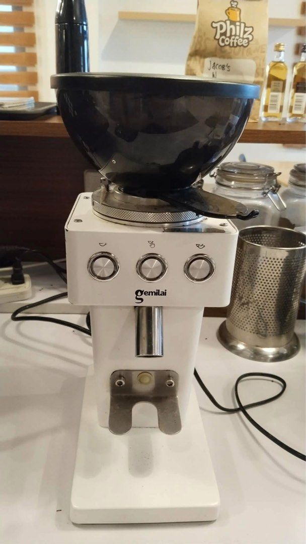 Gemilai Espresso Machine and Grinder (Category: Coffee Machines & Makers) located in Manila. Submitted by stellasonlinegaragesale (Listing ID 1425279720, Image 2). Description: Get both only.