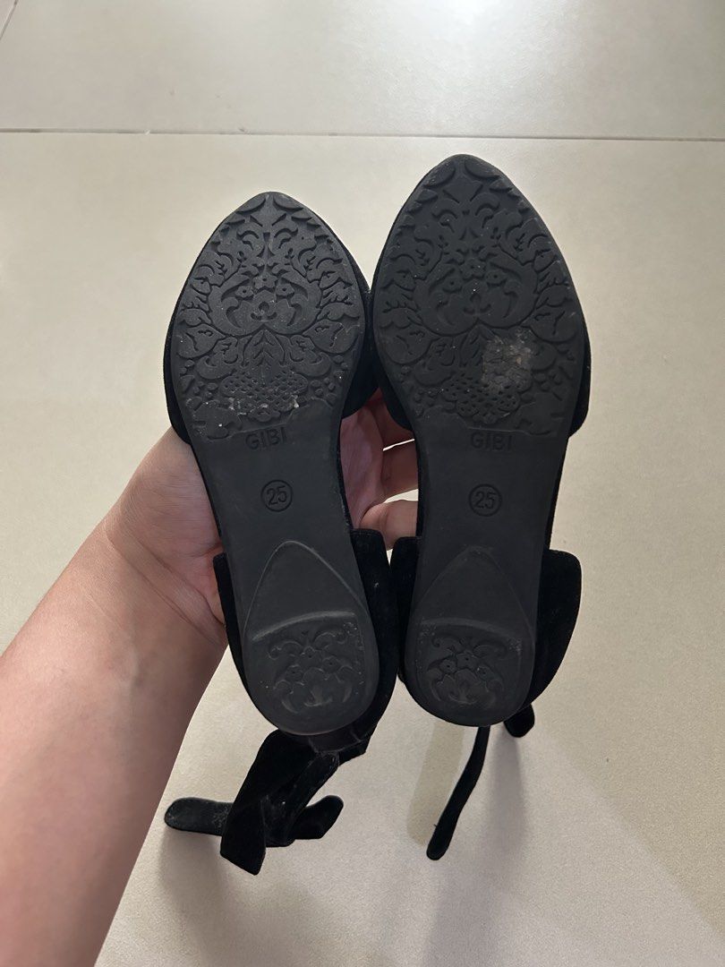 Gibi Kids Black Flats with Ankle Strap Size 25 (Category: Babies & Kids Fashion) located in Quezon City. Submitted by pnmpreloved (Listing ID 1425314517, Image 3). Description: • Worn only x3; good condition; needs cleaning; small scuff on back left heel, but not immediately visible (see photo) • Suede/velvet material • Size 25 • 100% authentic, no available box .