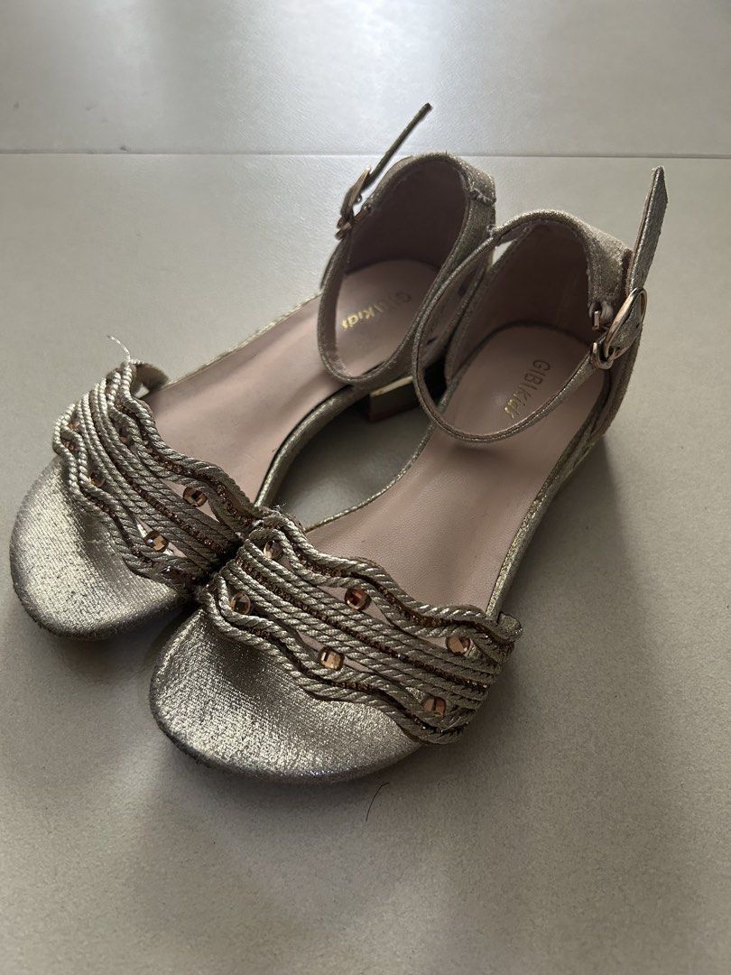 Gibi Kids Gold Sandals Size 28 (Category: Babies & Kids Fashion) located in Quezon City. Submitted by pnmpreloved (Listing ID 1425315717, Image 1). Description: • 100% authentic, no box available • Well used, with slight signs of wear, but still in good condition • Size 28 in Kids • Gold in color with ankle strap .