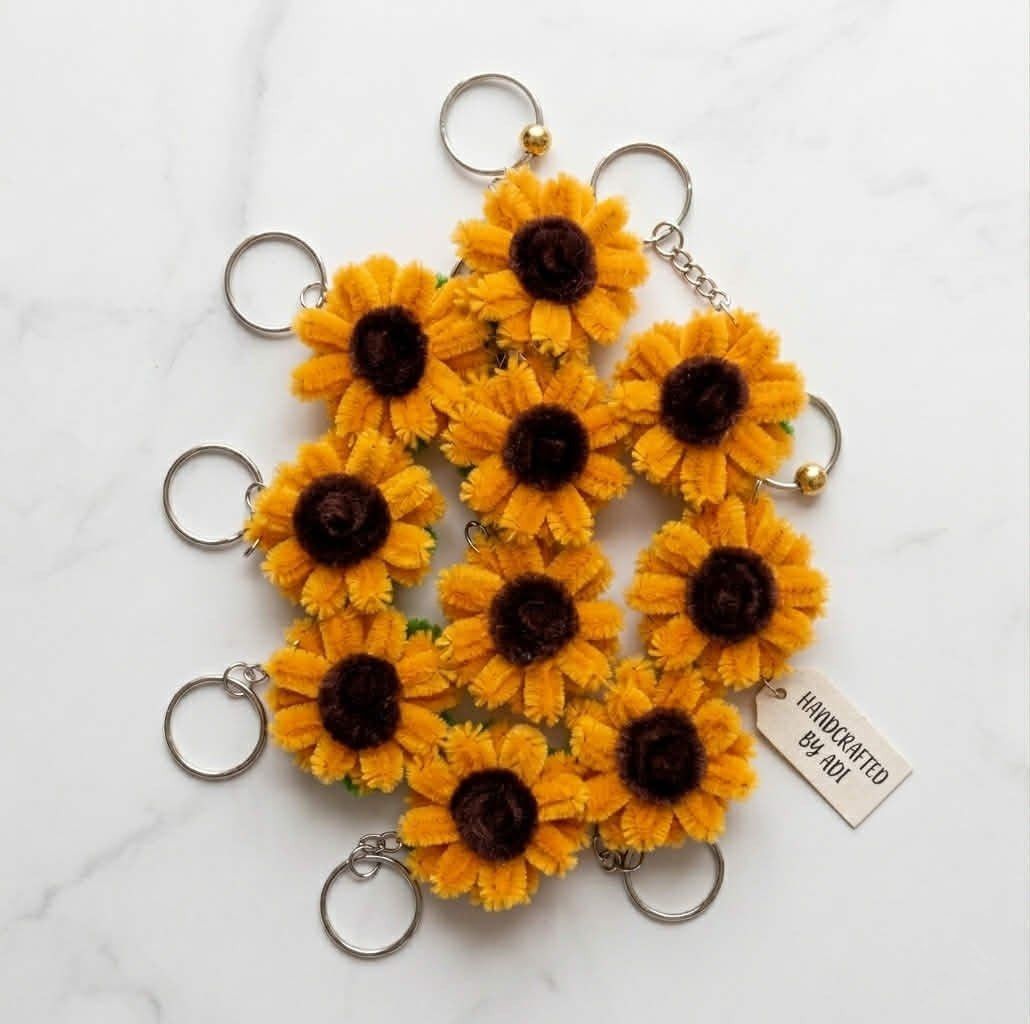 Handcrafted Sunflower Fuzzy Wire Keychains (Category: Handmade Craft) located in Manila. Submitted by jonams (Listing ID 1425383871, Image 3). Description: Perfect for occasion’s favors, personal use and accessorizing. PM for more details..