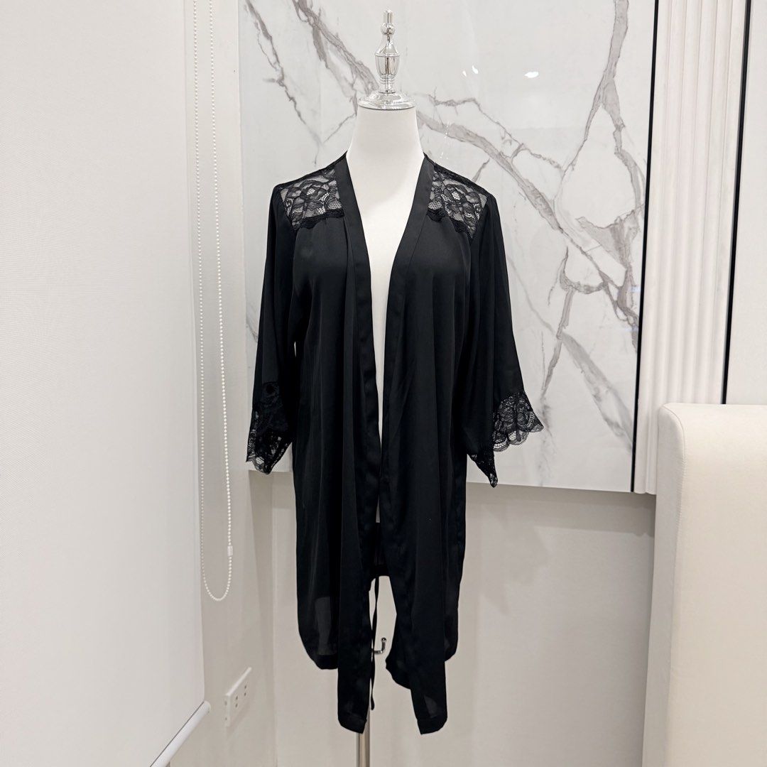 H&M Black Lace Trim Robe (Category: Undergarments & Loungewear) located in Manila. Submitted by na.vi (Listing ID 1425432824, Image 1). Description: .