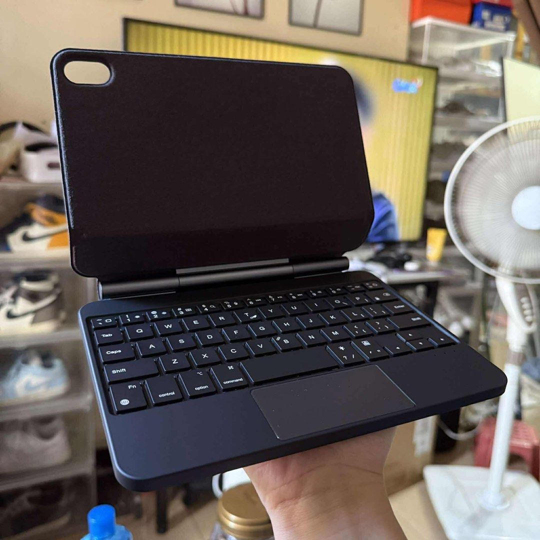 iPad Mini 7 A17 Mini 6 Black Bluetooth Magnetic Magic Keyboard Case with Touchpad (Category: Cases & Sleeves) located in Quezon City. Submitted by rcstny (Listing ID 1425322585, Image 2). Description: RESTOCKED! iPad Mini 7 A17 Mini 6 Black Bluetooth Magnetic Magic Keyboard Case with Touchpad ₱4300 - Built-in Trackpad - Magnetic Holder: With a free-floating design - Front and Back Protection - Backlit Keys: on/off, with levels of brightness - USB