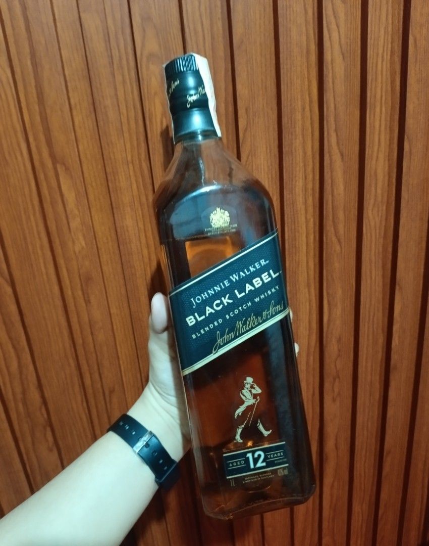 Johnnie Walker Black Label 1Liter (Category: Beverages) located in Taguig. Submitted by abeliteaenterprise (Listing ID 1425434225, Image 1). Description: No box .