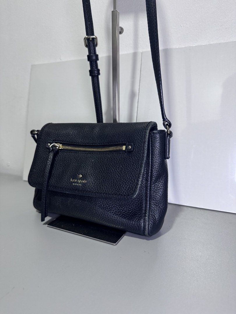 Kate Spade Navy Crossbody Bag (Category: Cross-body Bags) located in Caloocan City. Submitted by nuoph (Listing ID 1424647046, Image 2). Description: Kate Spade Purchased sa Japan Used SRP 10k+ Selling for only 3,400 FREE acrylic bag case.
