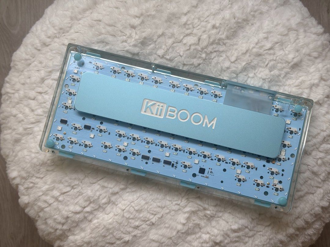 KiiBOOM Phantom 81 v2 - Clear Blue